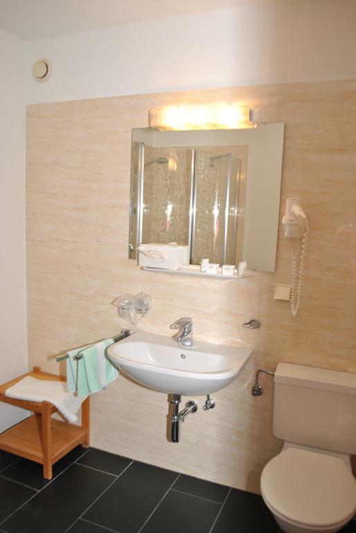 Hotel Daneu Nueziders ภายนอก รูปภาพ