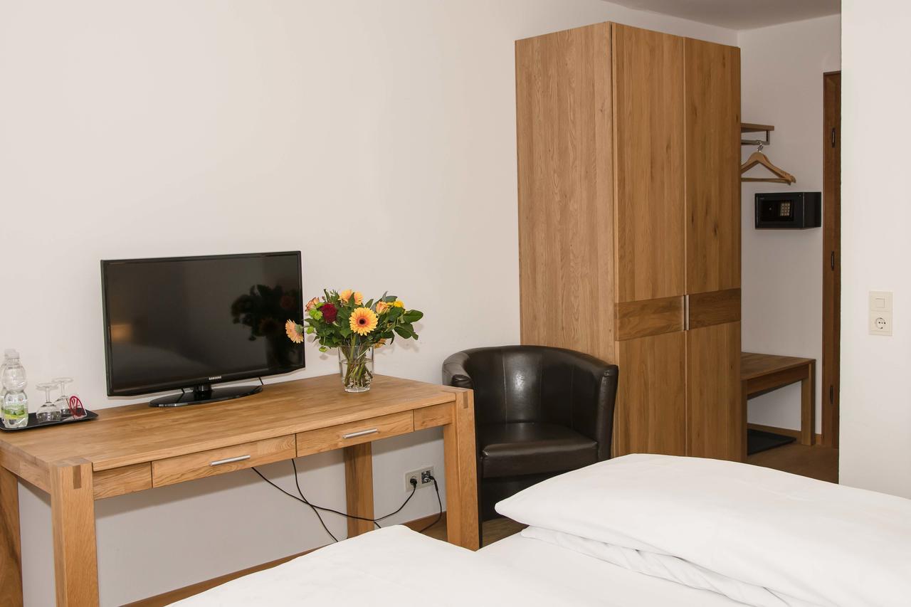 Hotel Daneu Nueziders ภายนอก รูปภาพ