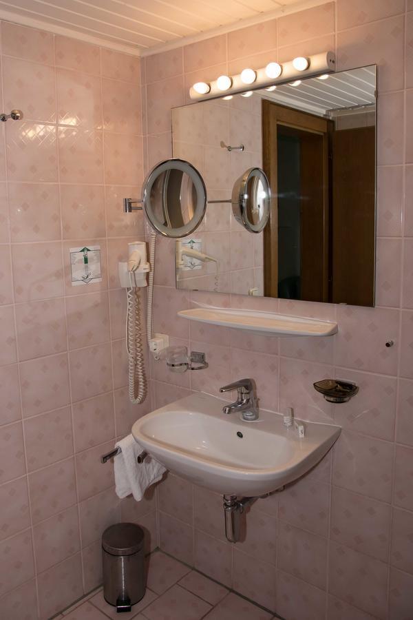 Hotel Daneu Nueziders ภายนอก รูปภาพ